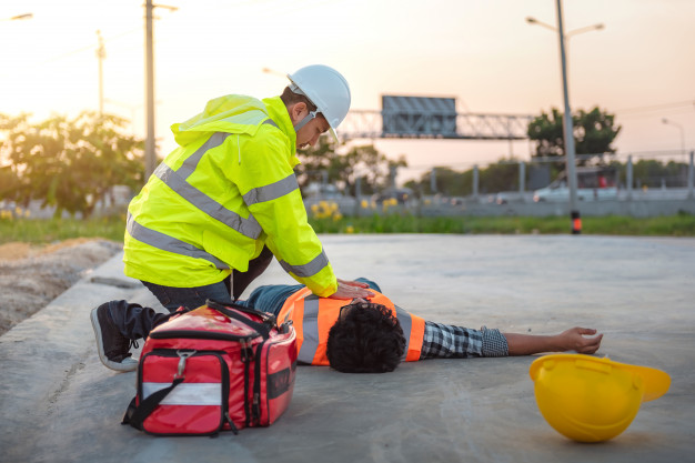 4-Emergency-first-aid-at-Work.jpg